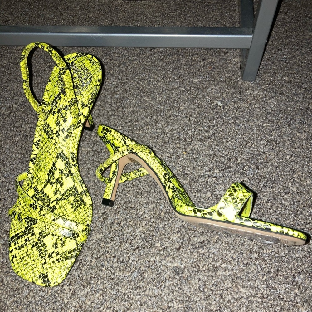 Vince Camuto Reptile Print Sandal New w/o Box sz5